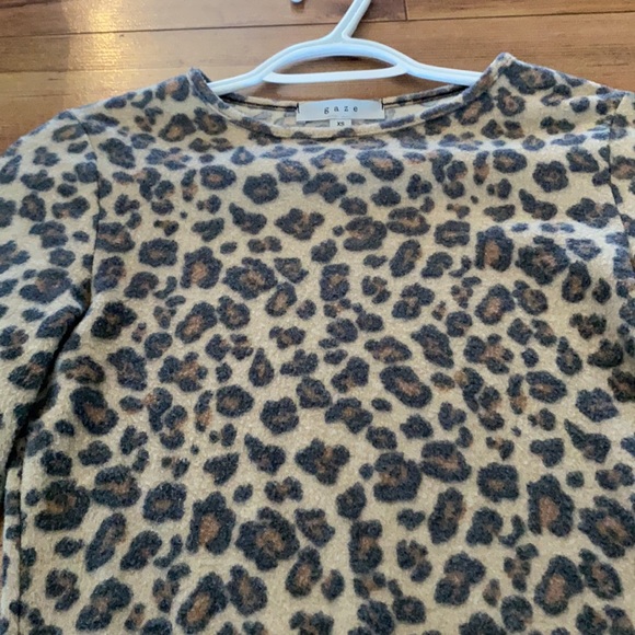 Fleece cheetah print top - Picture 2 of 2
